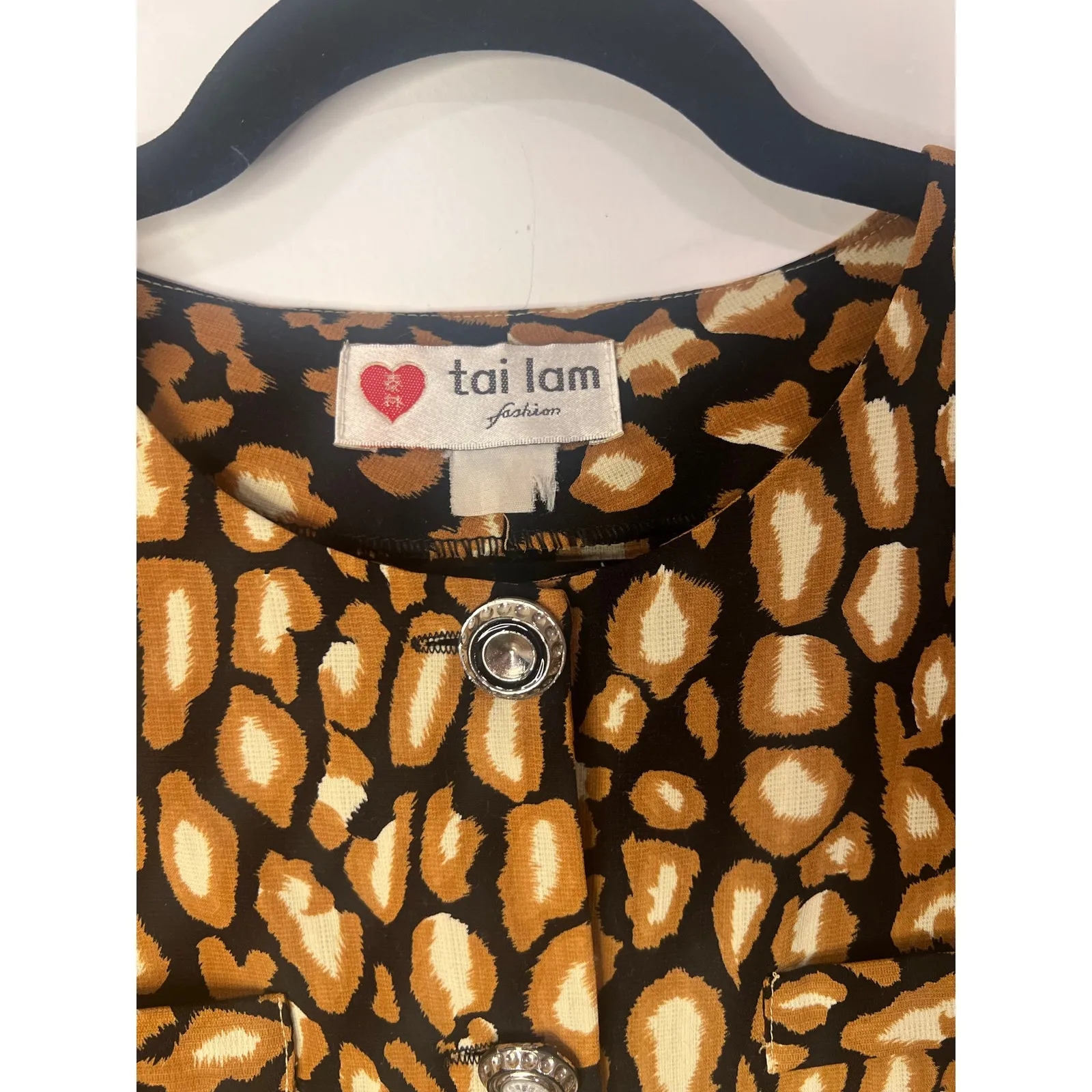 Vintage Korean Tai Lam Pattern Button Down Blouse ShoulderPad Black Tan Medium - Image 8