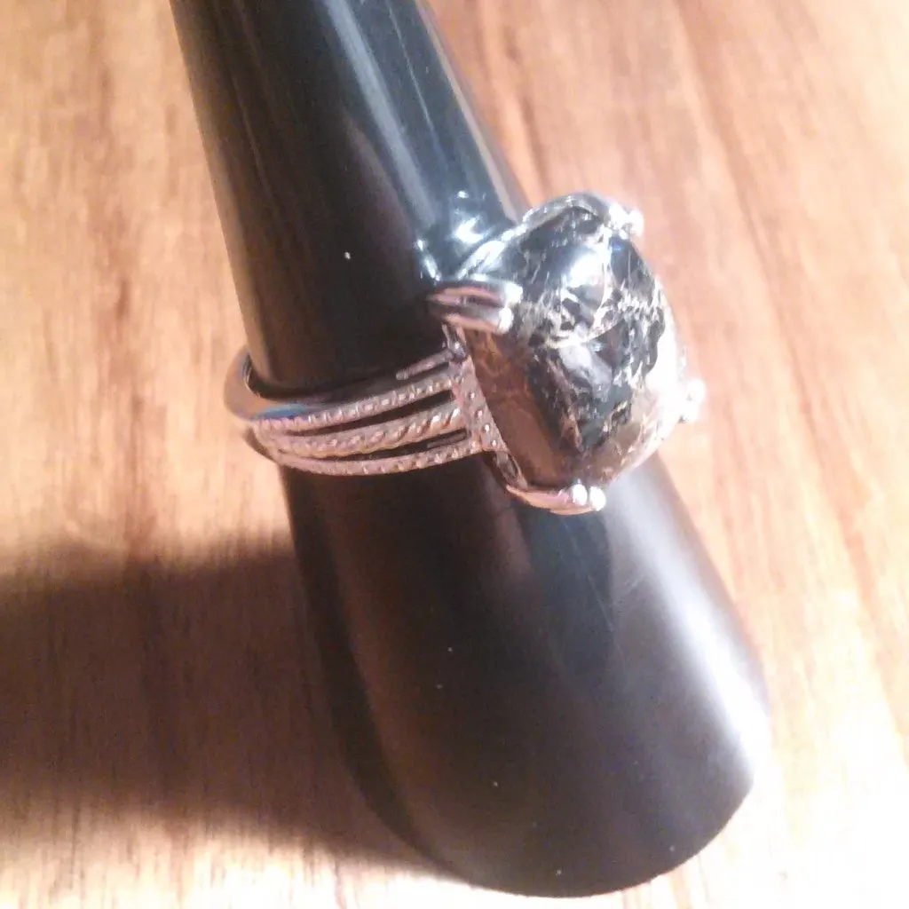 Matrix Silver Shungite Sterling Silver Solitaire Ring (Size 6) - Image 13