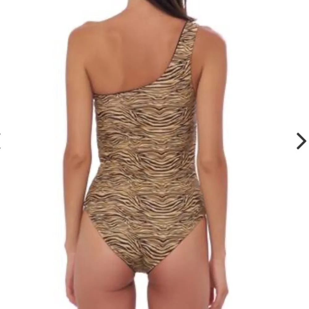 Cinque Terre One shoulder One Piece in Tiger Print - Image 7