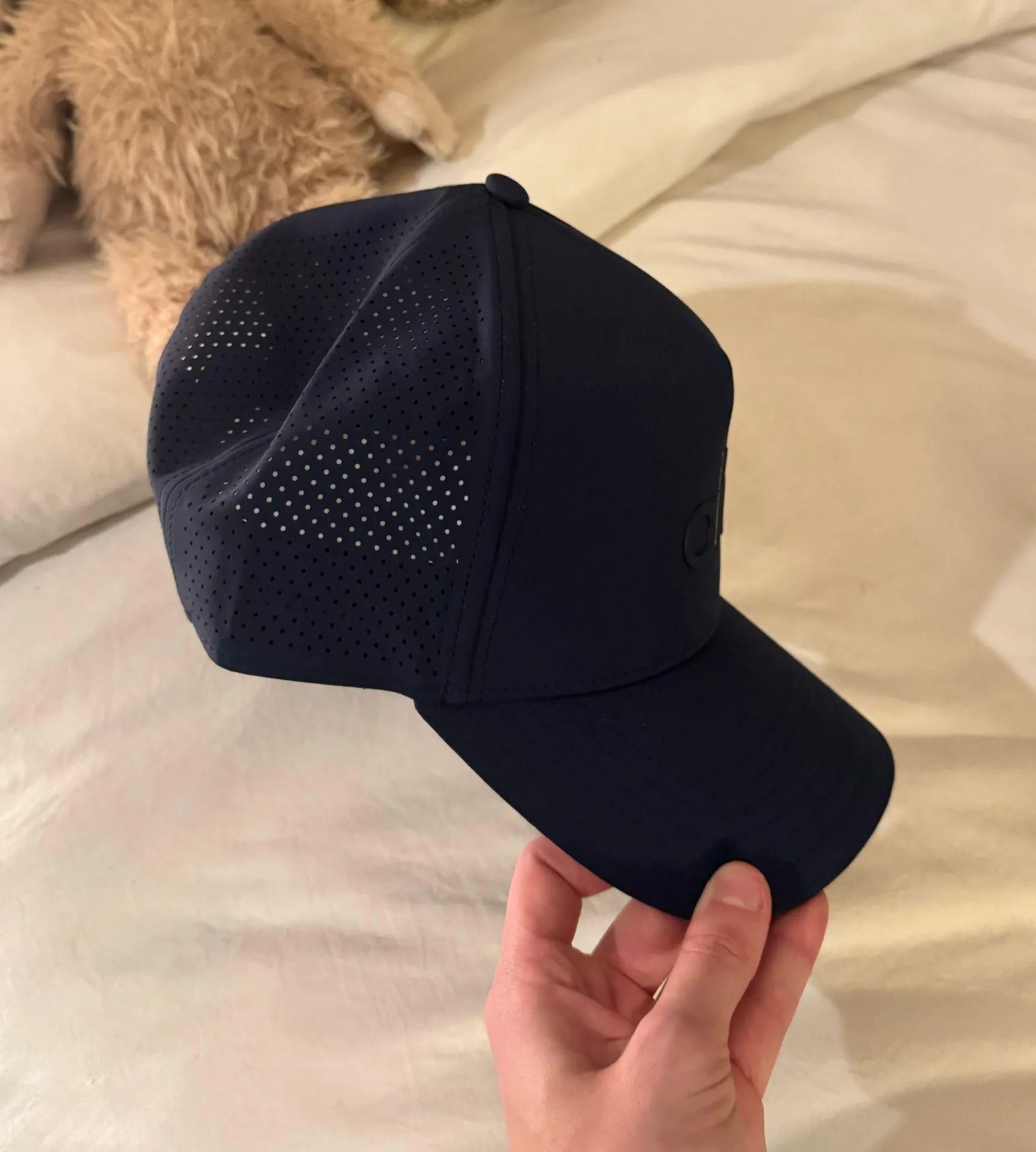 Alo Yoga Trucker Hat Navy - Image 2