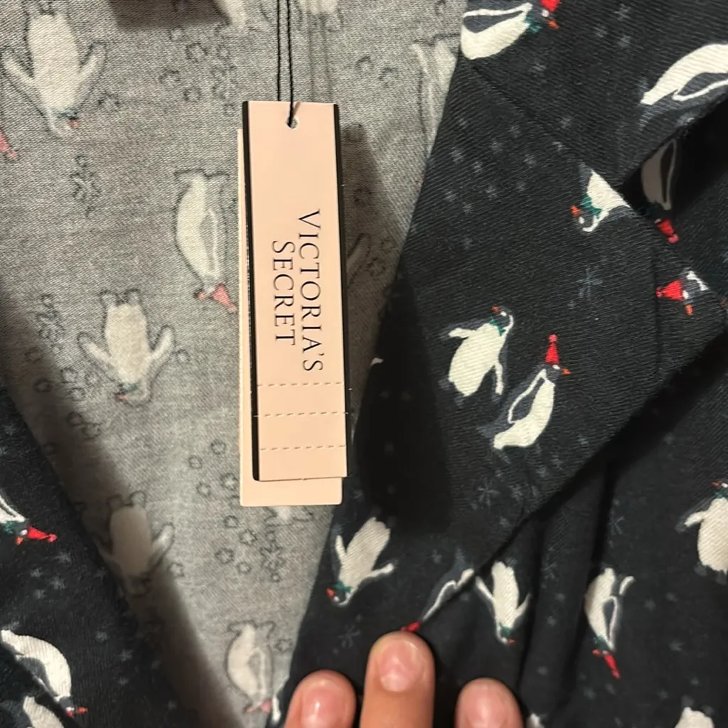 Victoria's Secret Black and White Patterned women,s  nightshirt - Image 8