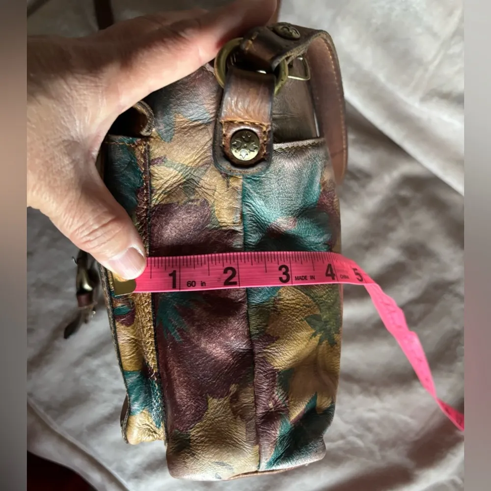 Patricia Nash Fresco Italian Bouquet Floral Leather Crossbody Bag - Image 10