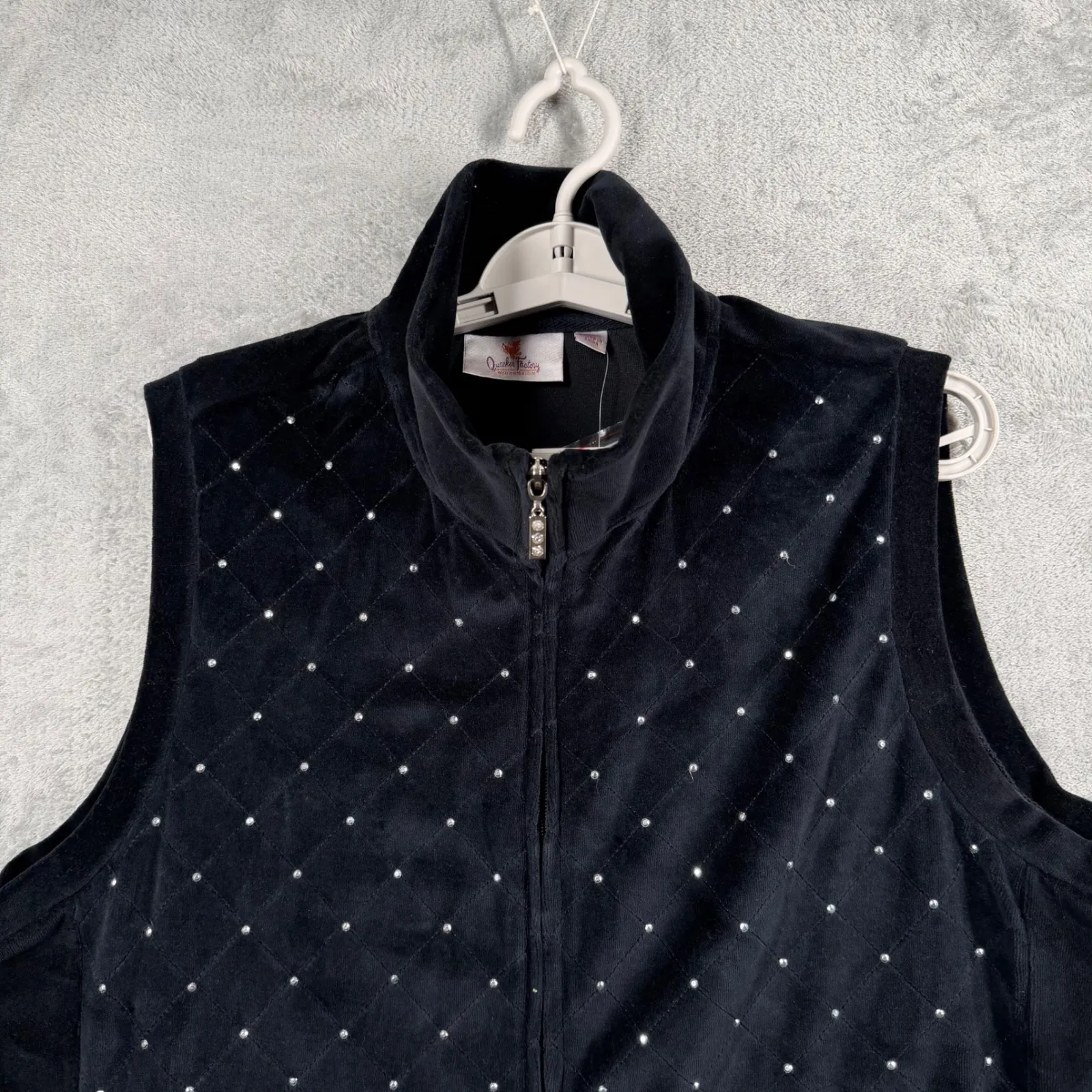 Quacker Factory 1X Black Quilted Vest Rhinestone Zip Embellish Bling Sleeveless - Image 5