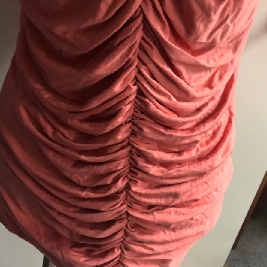 New Karen Kane ruched  front top - Image 3