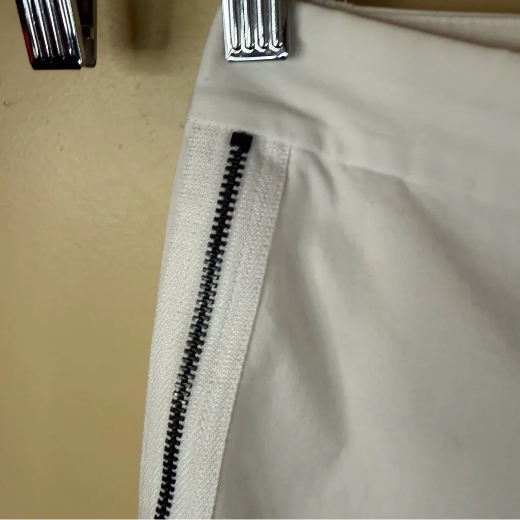 Tahari Size 10 White Straight Leg‎ Flat Front Dress Pants Side Zip Staple Career - Image 3