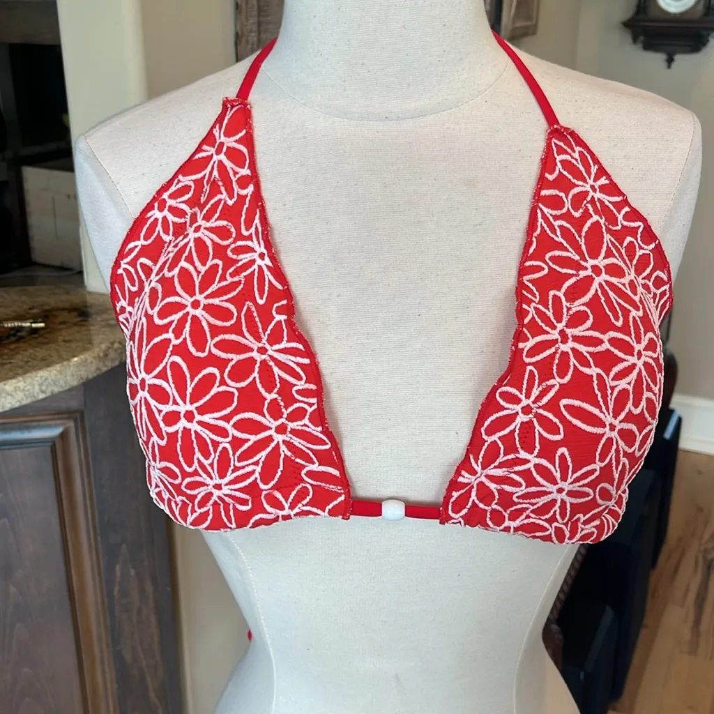 Red White Embroidered Flower Bikini Set Ruffle Size undefined - Image 2