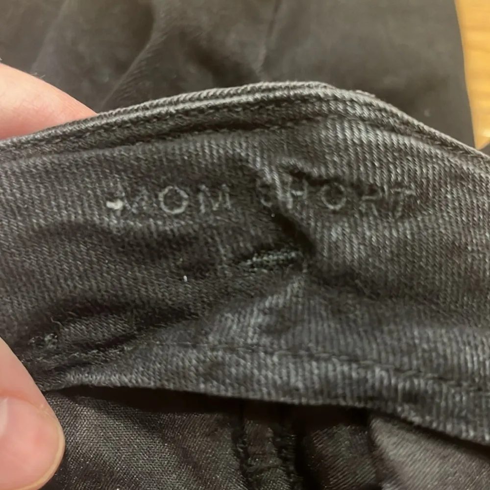 American Eagle outfitters button fly with belt mom Jean shorts size 12 . - Image 9