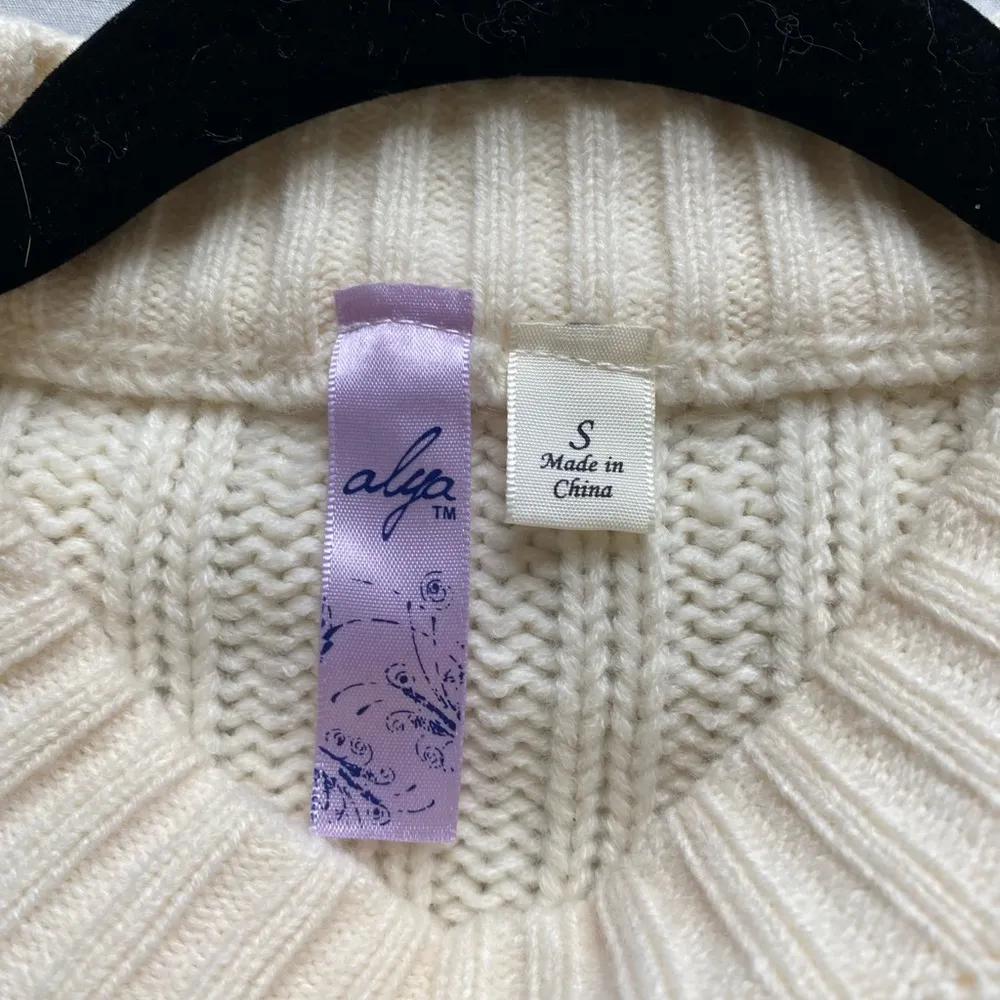 Francesca’s Collections Alya Cream Sweater Size S - Image 6