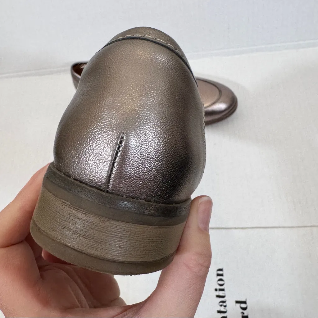 Clarks Collection Silver Leather Penny Loafers Womens 9 Comfort Shoes Classic - Image 4