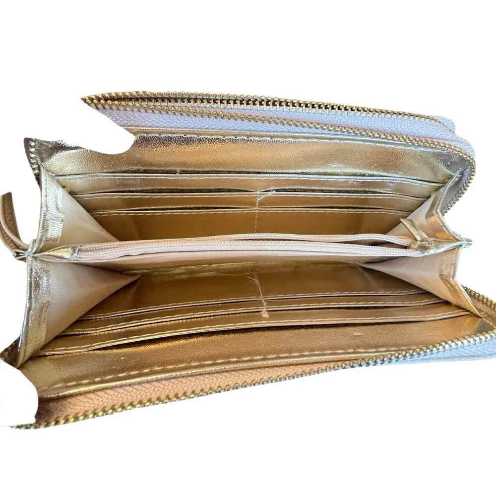 Under One Sky Wristlet Ivory with leather flower cut outs - Image 5