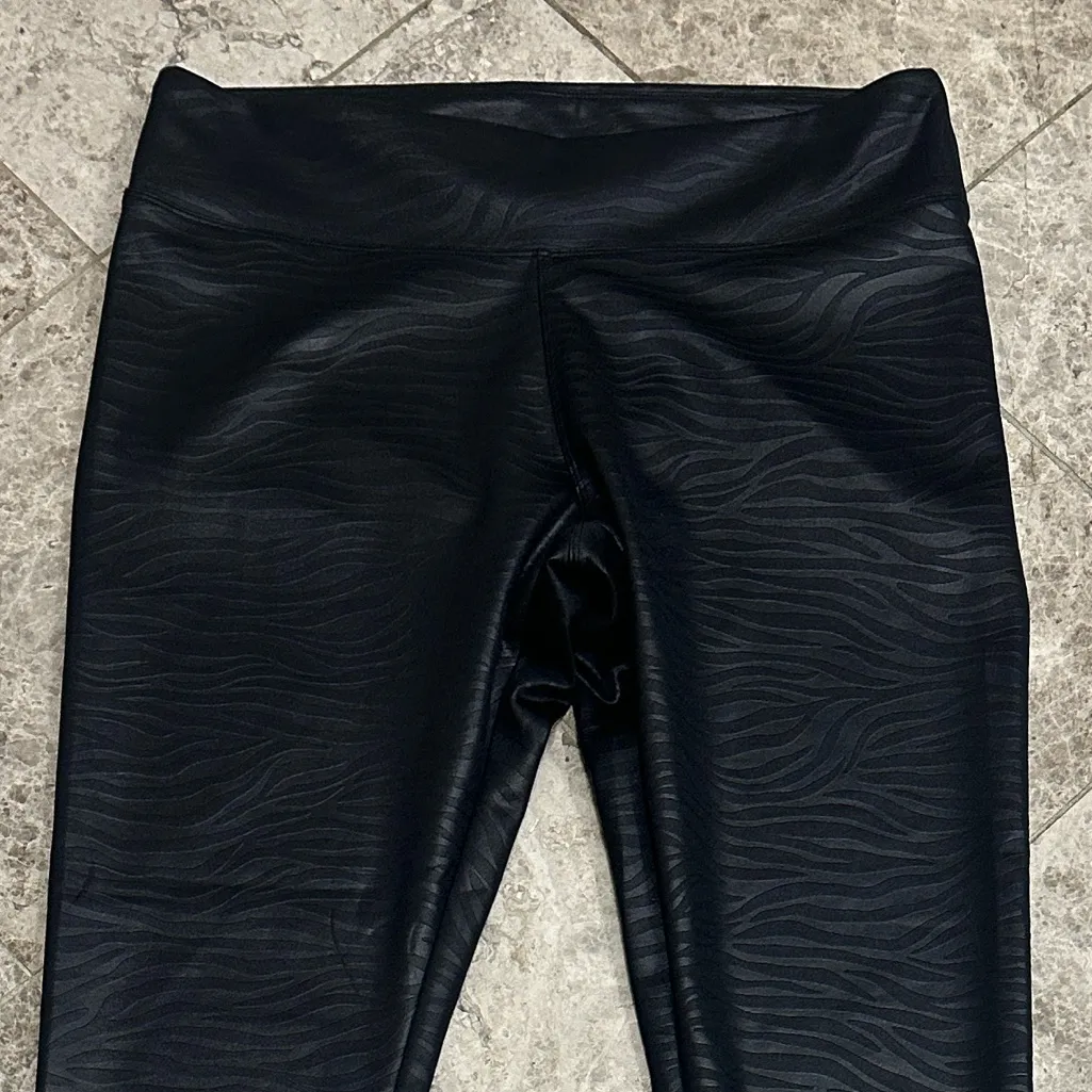 Express Black Zebra Embossed Legging NEW High Rise XL Stripes - Image 3