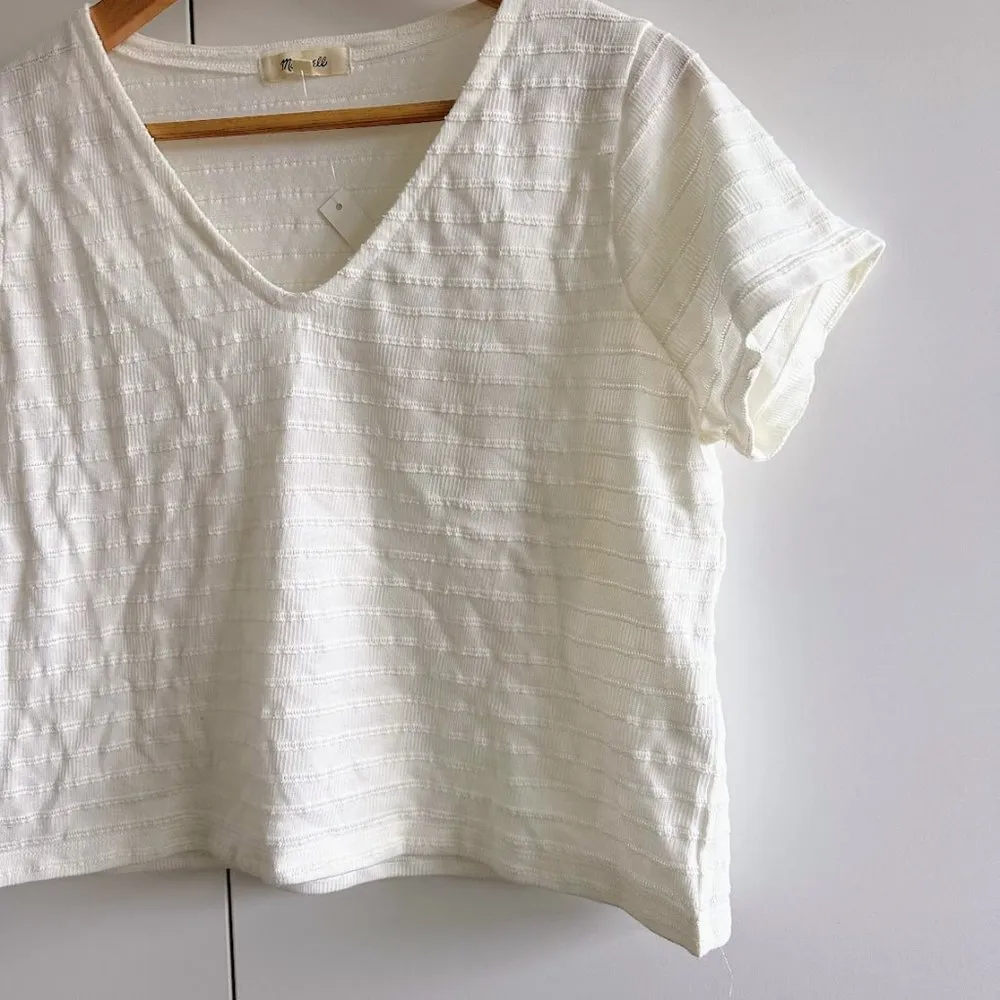 NEW  Textured V-Neck Setlist Boxy Top - Image 6