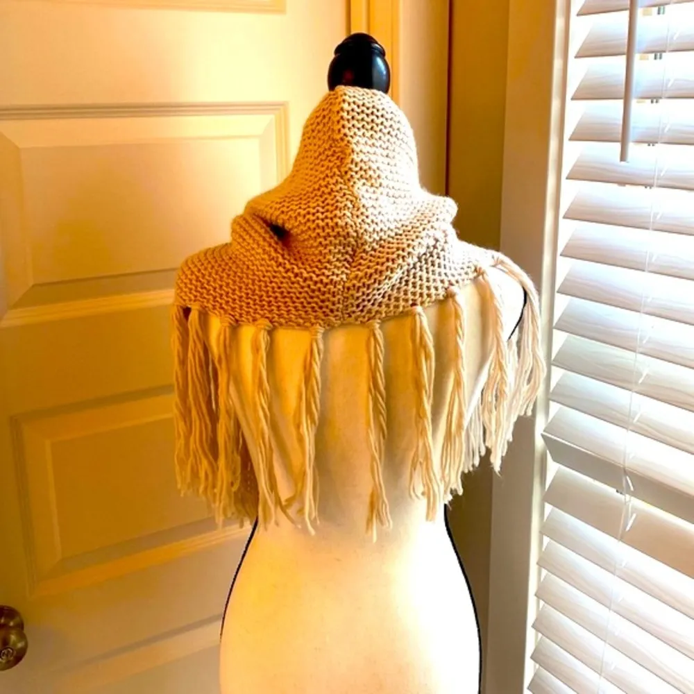 Tan slouch poncho with fringe. Perfect for a chilly fall night! - Image 5