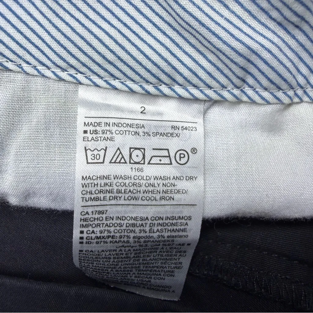 Old Navy Black Everyday Women's Shorts - Image 4