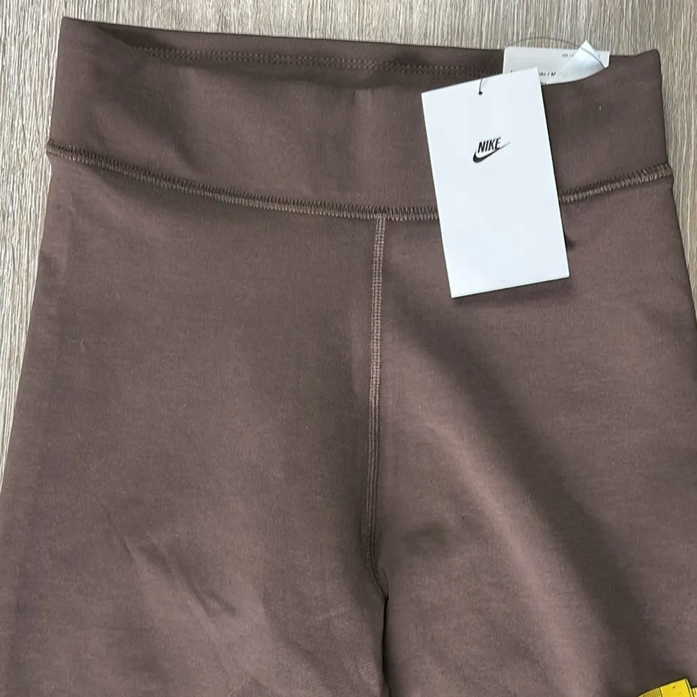 Nike Tight Fit High Rise 8” Lengrh Bike Shorts Size XS - Image 3