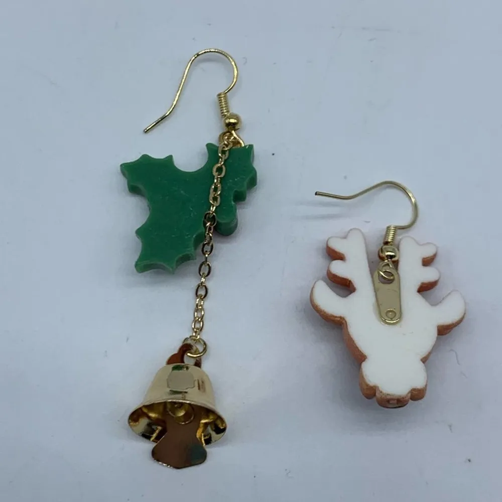 New Christmas reindeer&mistletoe w/bell earrings - Image 4