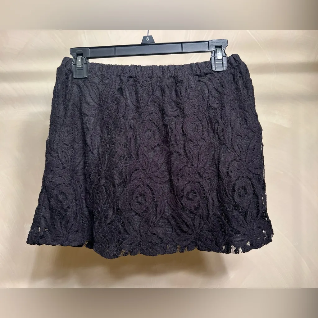 Women’s Flirty Lace Linned W/Stretch Waist Floral Black Mini Skirt, USA|Size:S - Image 4