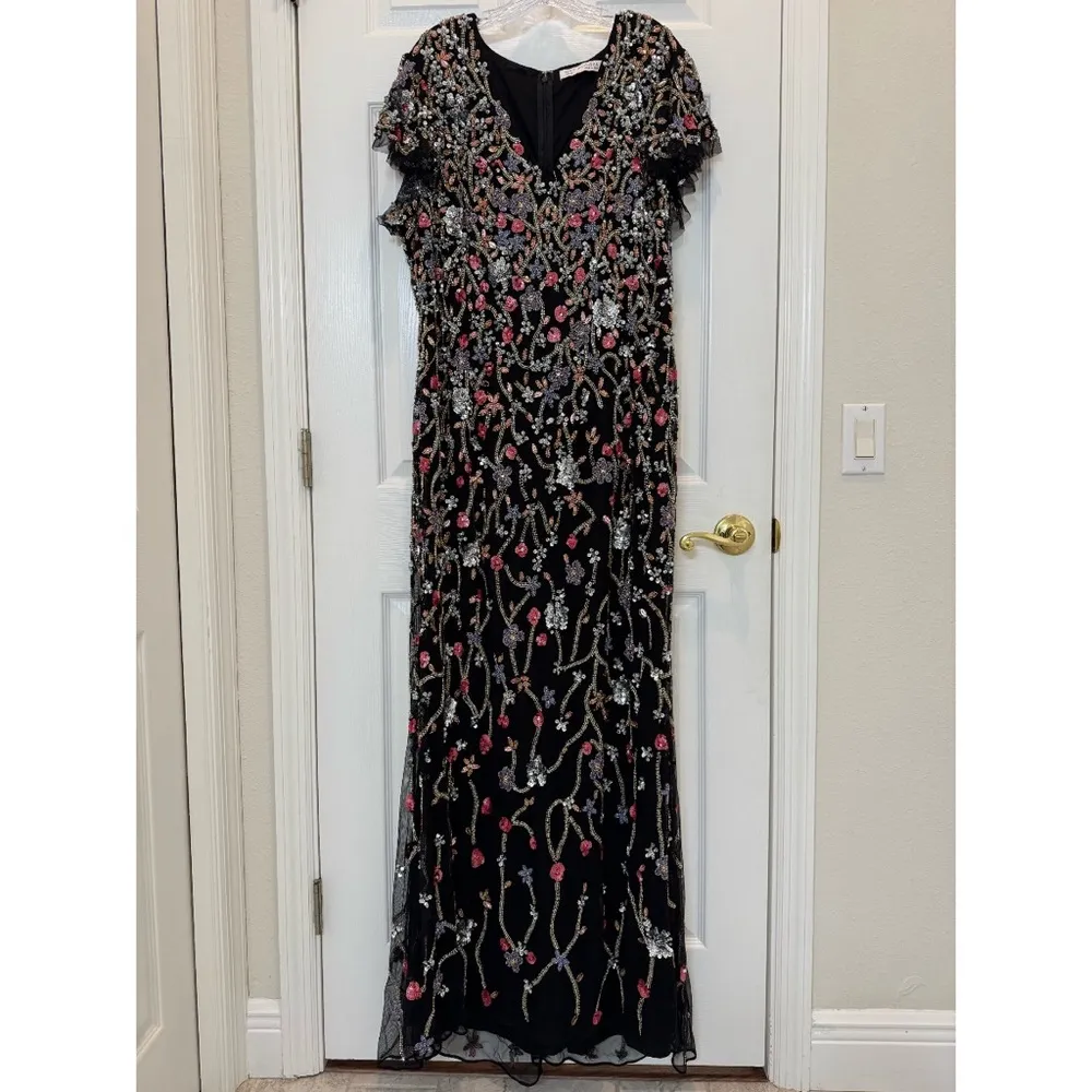 Mac Duggal 5751 Black Embellished Flutter Cap Sleeve V-Neck Gown Size 22W NWT - Image 4