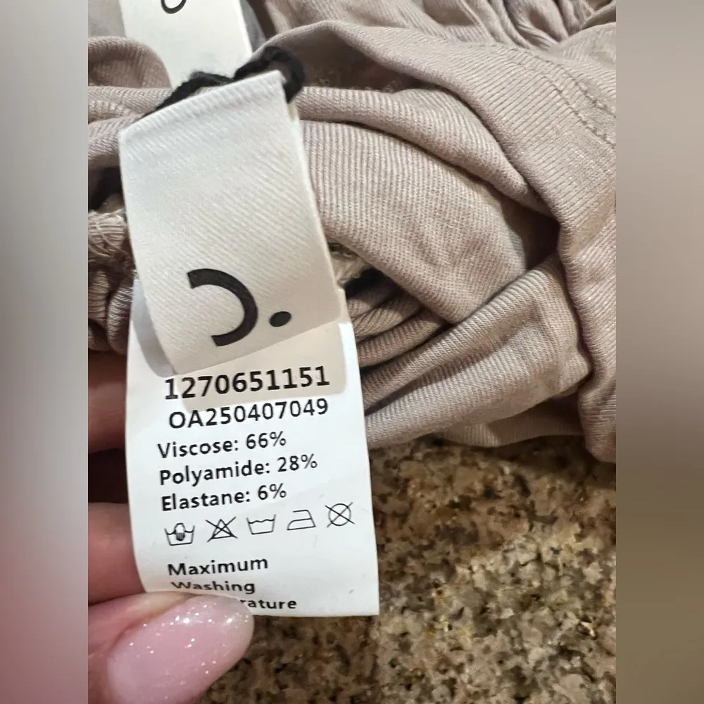 COMMENSE Ruched Crisscross Top
Color: Khaki Size Large NWT Sold out Online Tan - Image 9