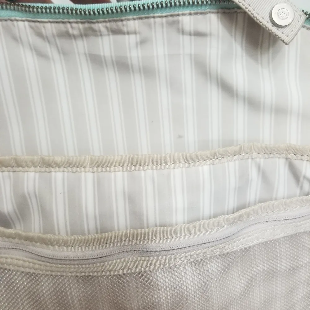Lululemon Vinyasa before you Vino bag - Image 11