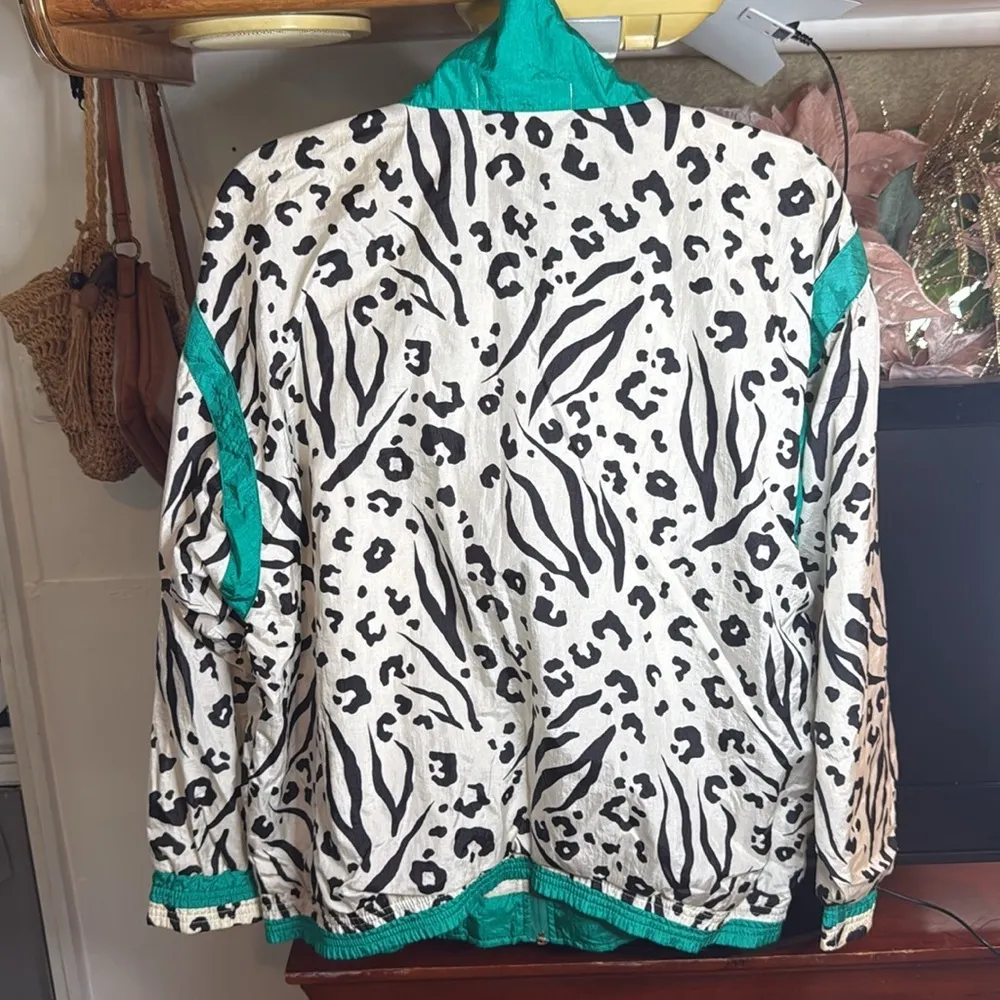 Vtg Casual Isle  Animal Print Jacket with Green Accents size M - Image 15