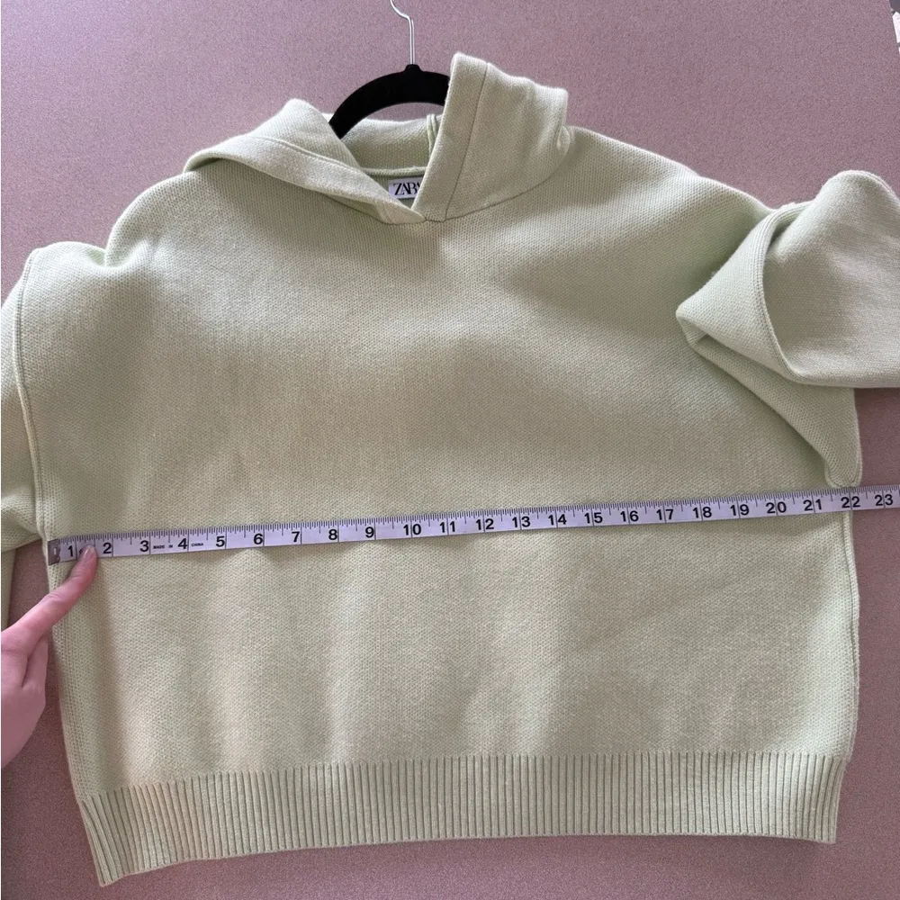 Zara women’s light green cropped sweatshirt size small - Image 8