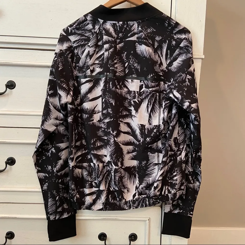 Fabletics Diana Bomber Jacket.  Size Medium. EUC - Image 9