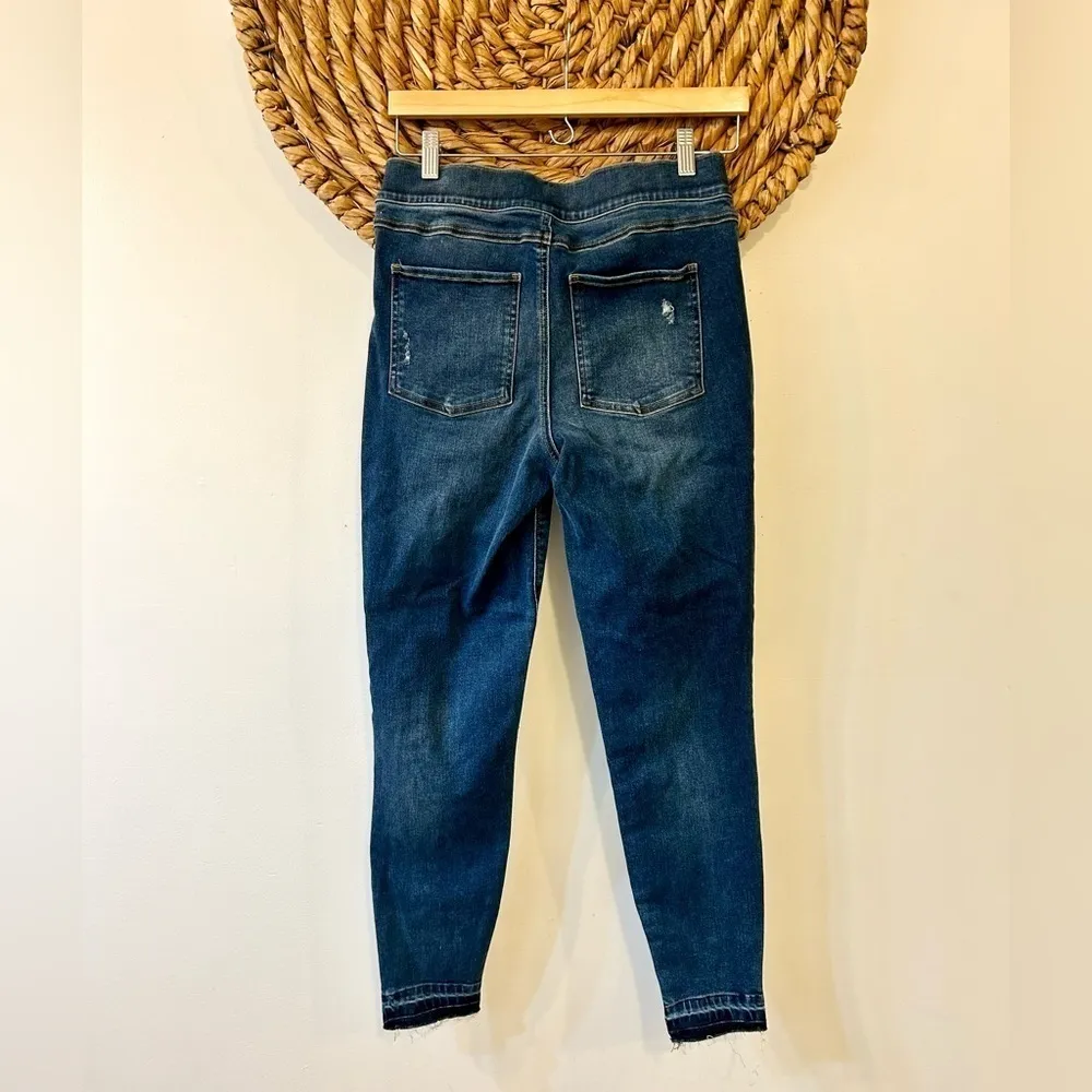NWT Spanx Distressed Denim Skinny Jeans Leggings Size Medium - Image 8