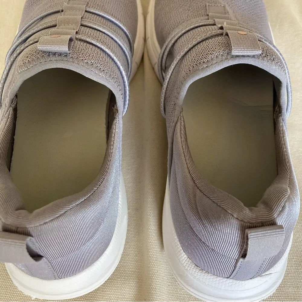 Remi Women's Gray Slip On Bungee Sneaker - Image 9