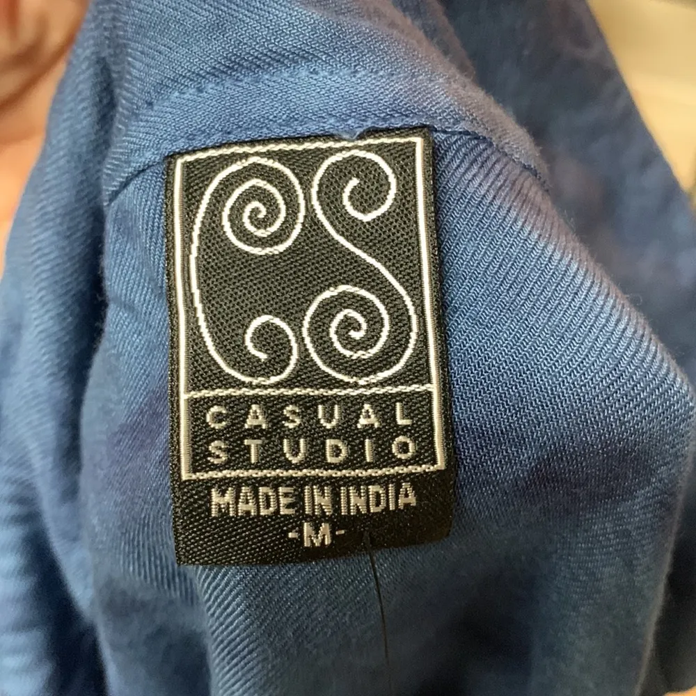 NWT CASUAL STUDIO Denim Blue Dip Dye High Low Top Size Medium - Image 13