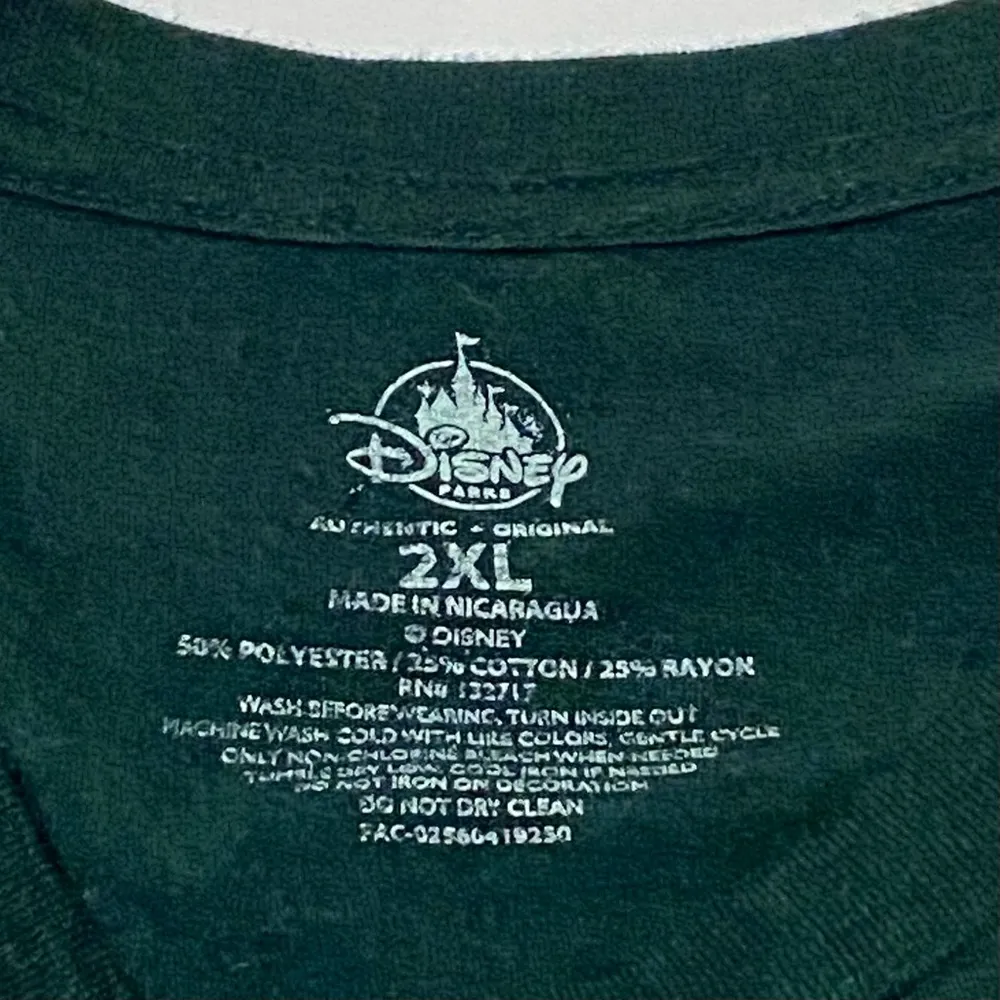 2019 DISNEY Mickey Festival of Holidays TShirt 2XL - Image 7