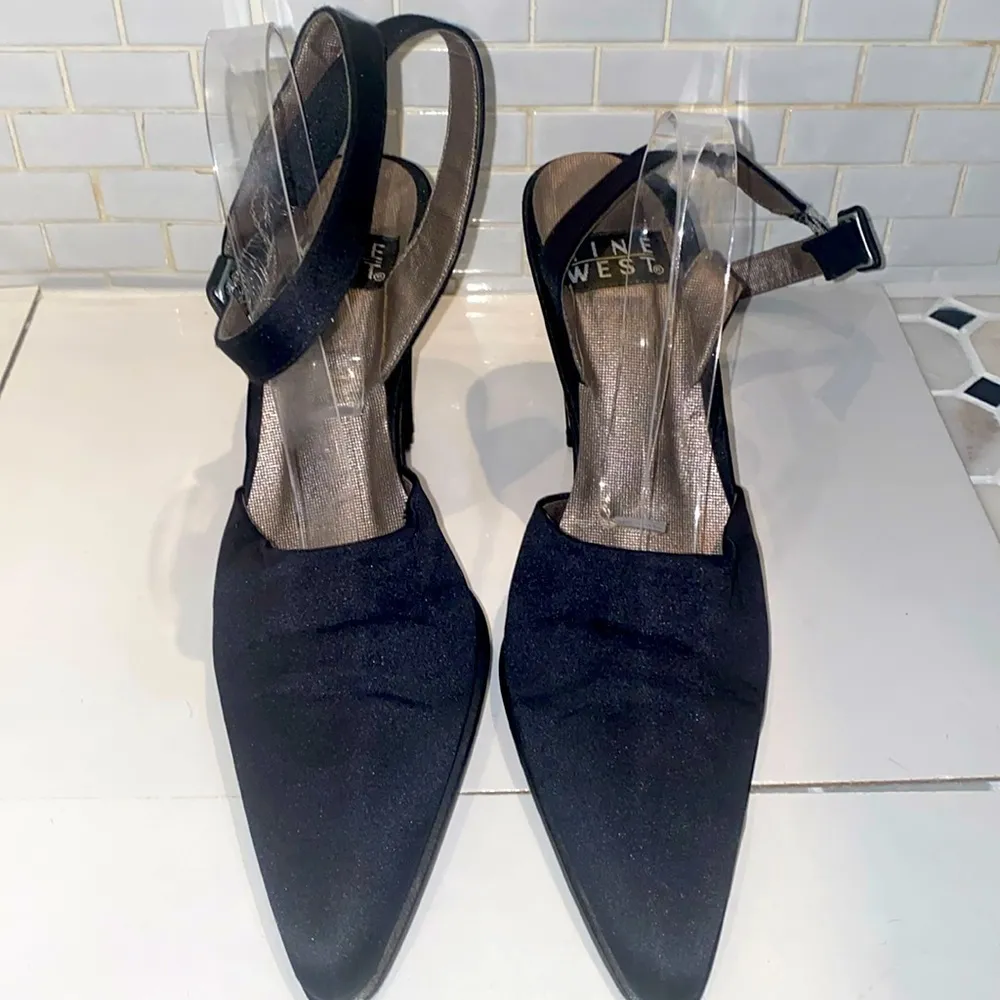 Nine West black satin ankle strap 4” block heels. Pointed toe. Size 7.5. - Image 4