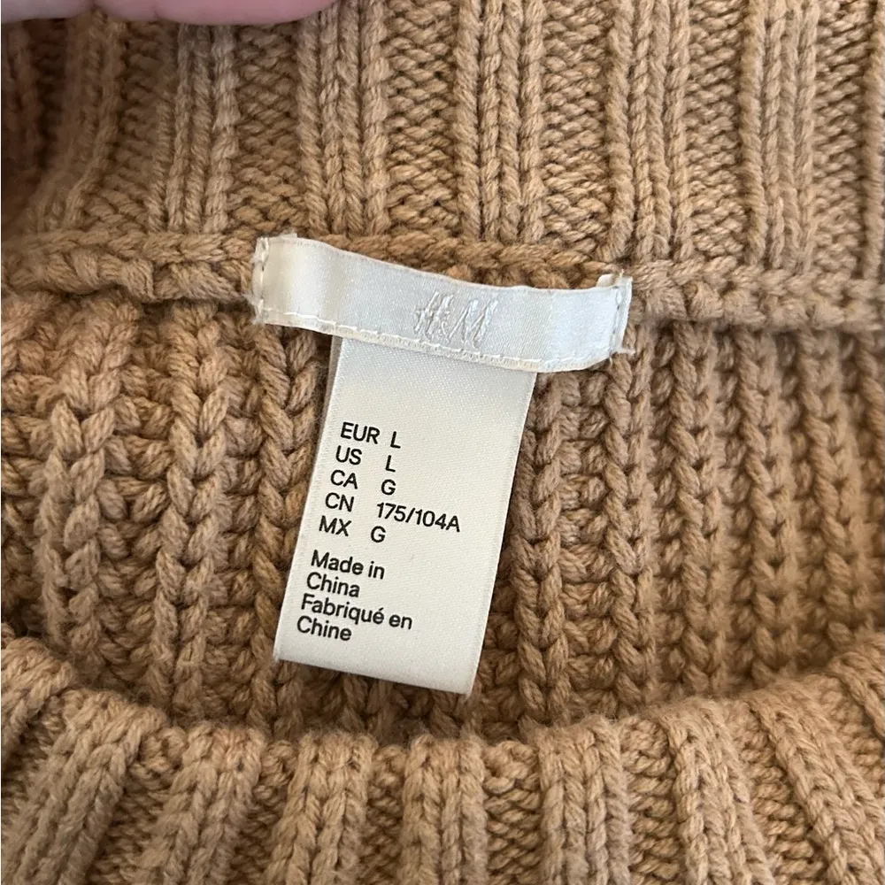 H&M Cozy Heavyweight Camel Knit Sweater | Size: L - Image 4