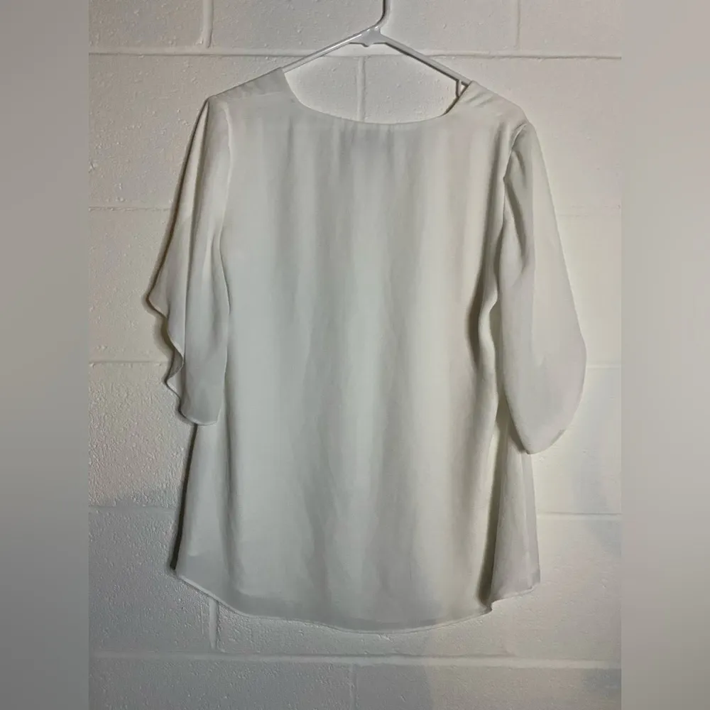 White V-Neck Women's Top White House black market 6 - Image 2