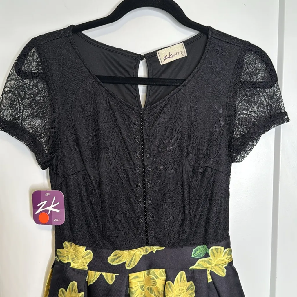 NWT Elegant Vintage Inspired Black and‎ Yellow Floral & Lace Dress - Image 2