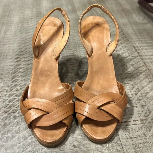 Vibram NWOT sling back leather heels - Image 2