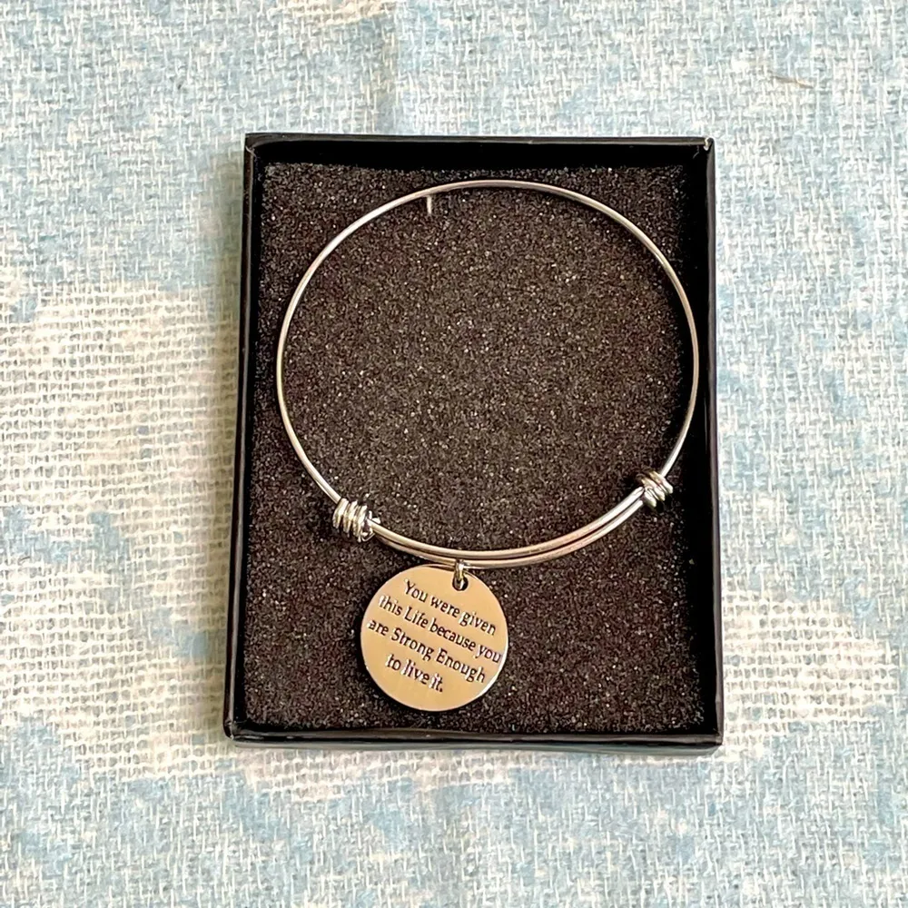 Bracelet with Dangle Charm New In Box Silver - Image 7