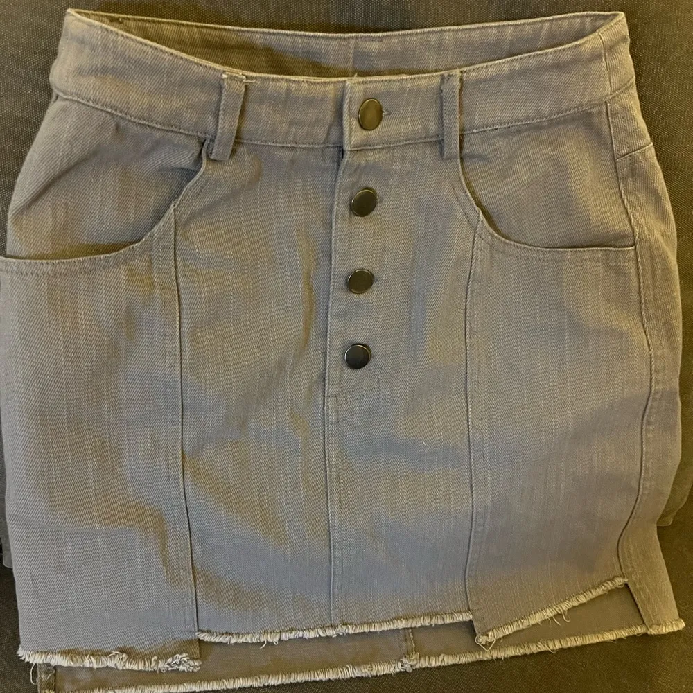 entro gray skirt NWT - Image 3