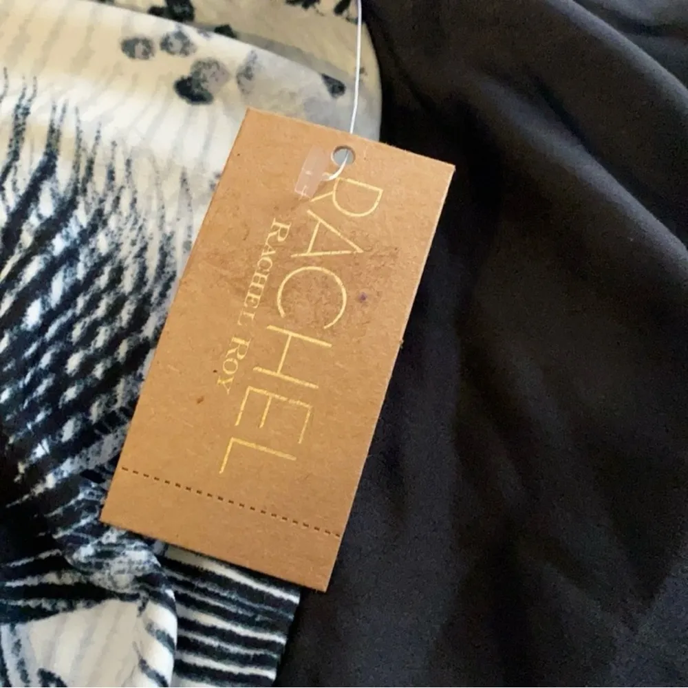 New With Tags Rachel Roy Black and White Asymmetrical Tank Size Small - Image 6