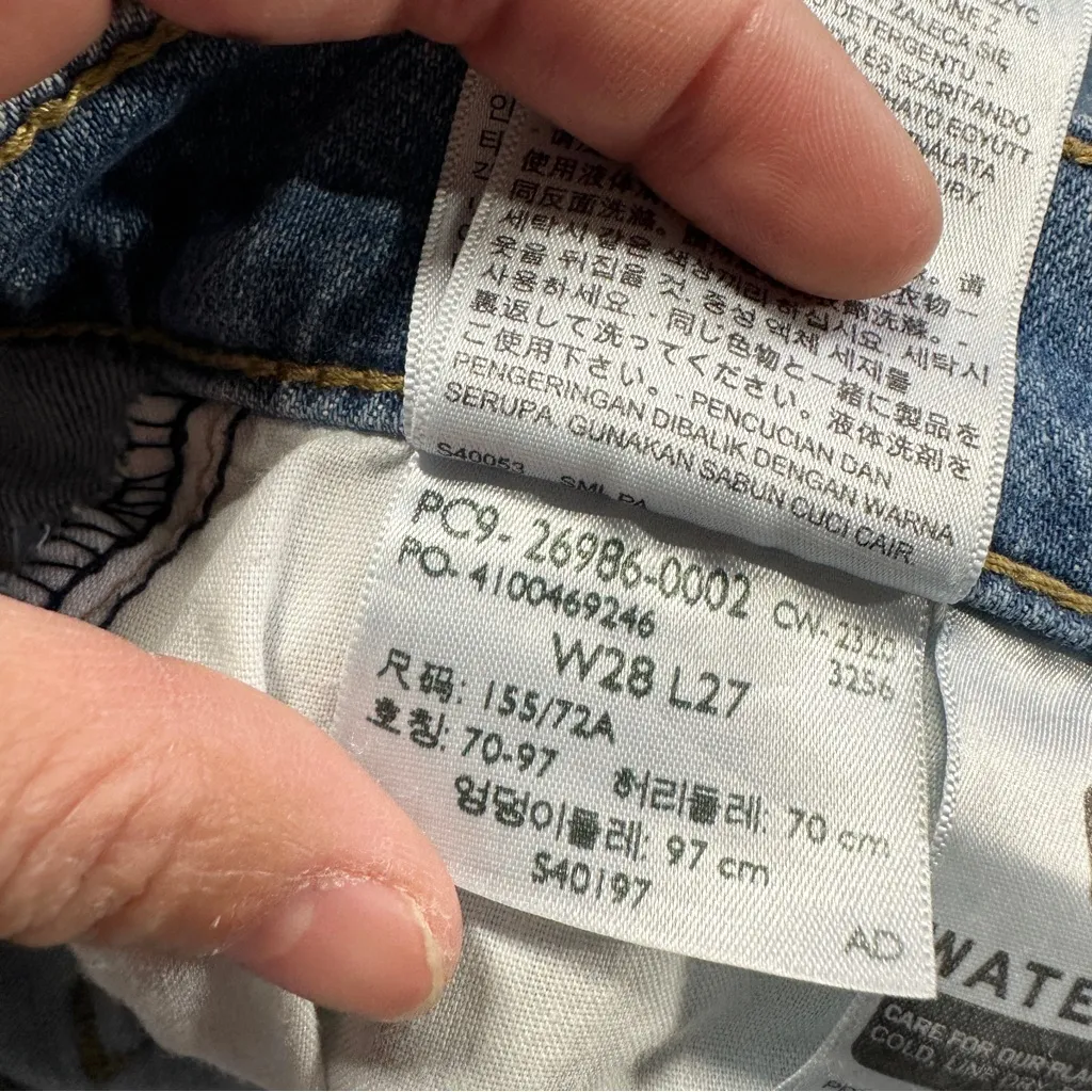 Levi’s Women’s High Waisted Ankle Taper Leg Jeans in Mid Stone Wash 28 - Image 13