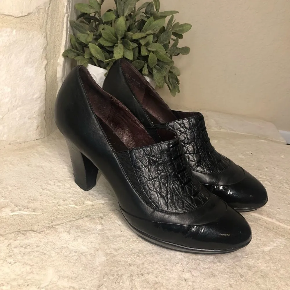 Indigo by Clarks black leather/patent leather low booties sz 10 - Image 3