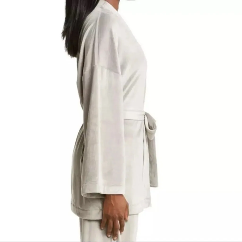 SKIMS by Kim Kardashian Velour Fleece Wrap Short Robe SMOKE size small NWT - Image 2