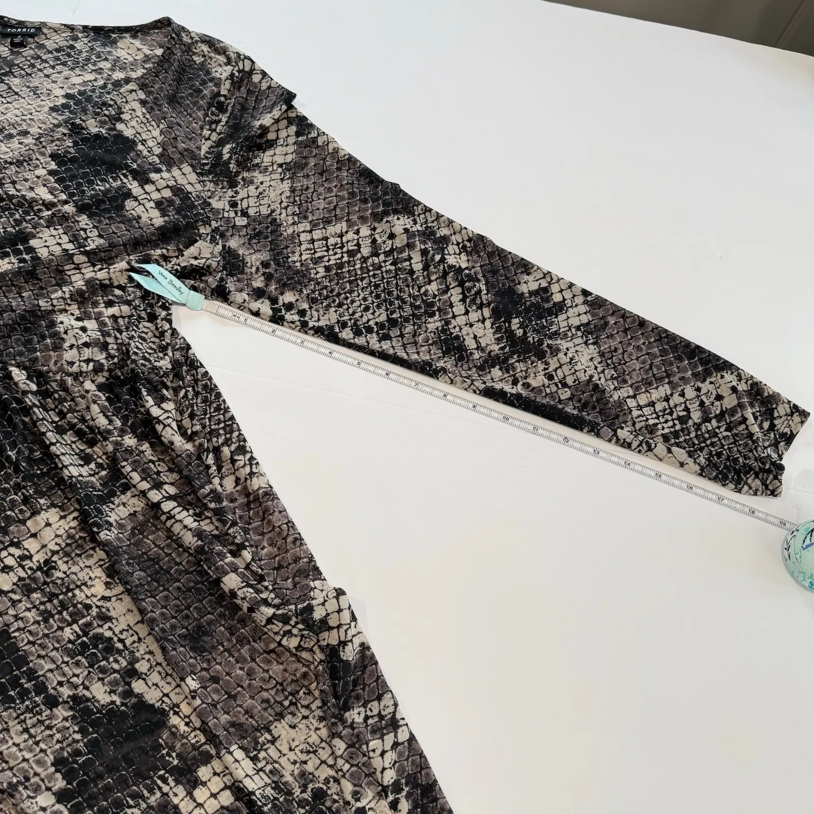 Torrid Snakeskin Babydoll Stretch Knit Mesh Surplice Pullover‎ Top Size 3X - Image 10