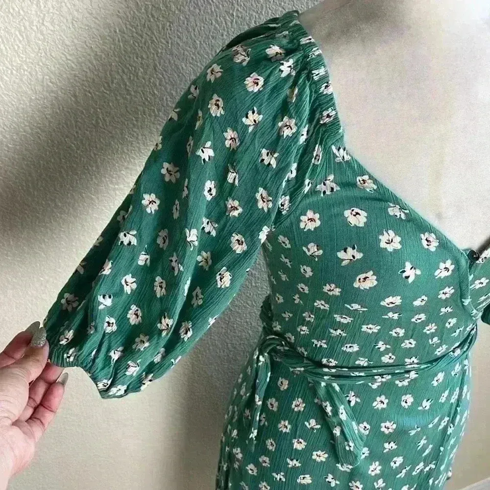 Billabong - Best Dressed Sage Green Floral Print Off-the-Shoulder‎ Wrap Dress - Image 6