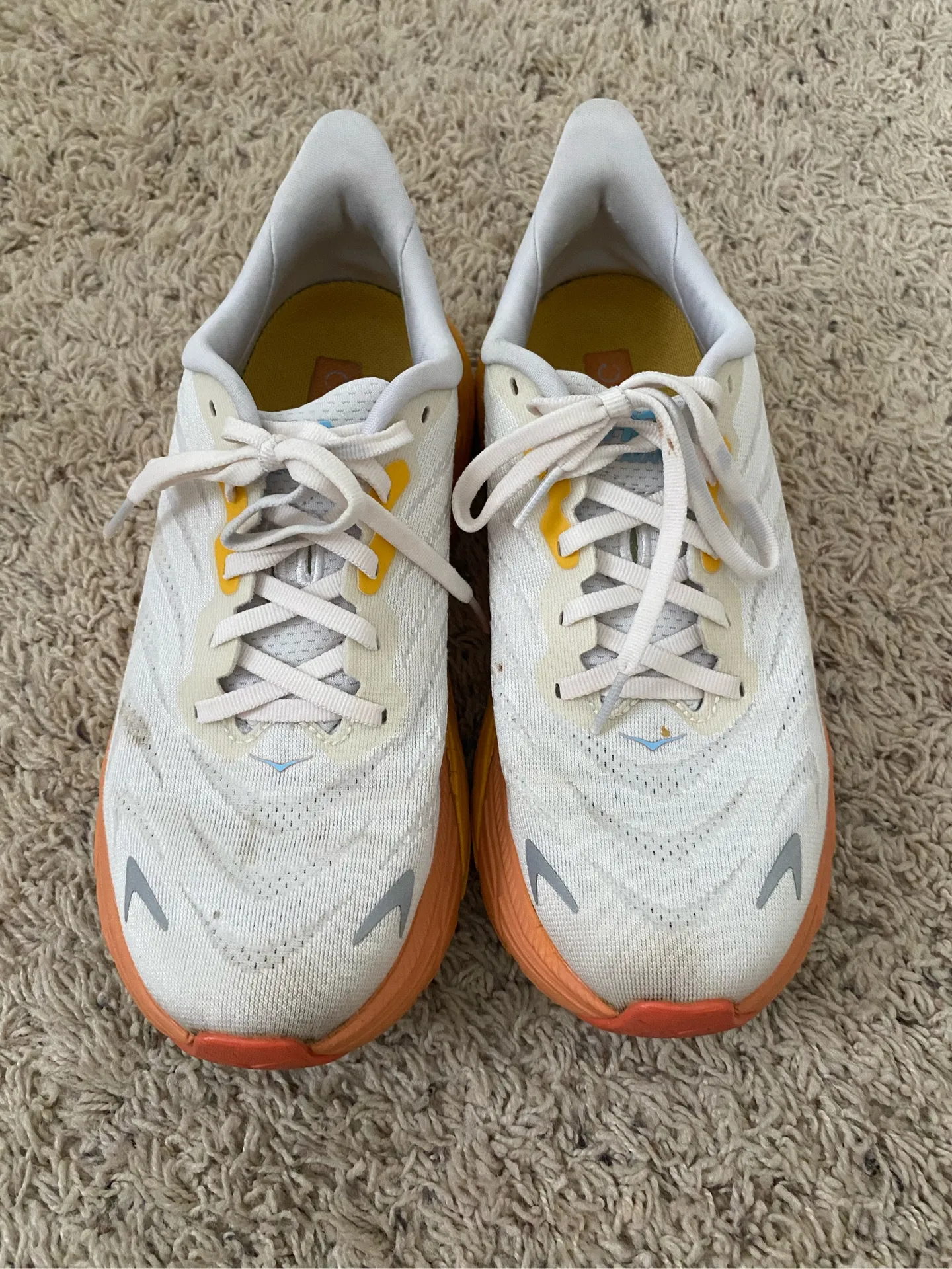 Hoka Arahi 6 Women’s Running Sneakers - Image 2