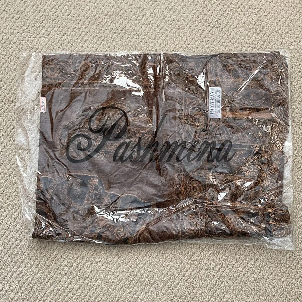 NEW Pashmina Scarf Wrap Tassles Black Brown 55% Pashmina 45% Silk SEALED - Image 5