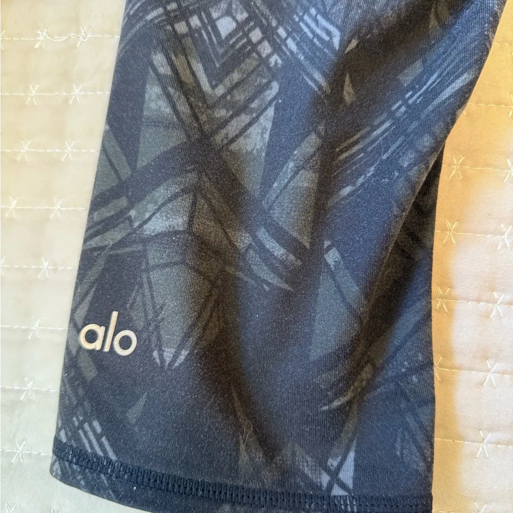 Alo Yoga Aztec‎ High Waisted Print Black Grey Active, Yoga, Gym, Leggings Size S - Image 4