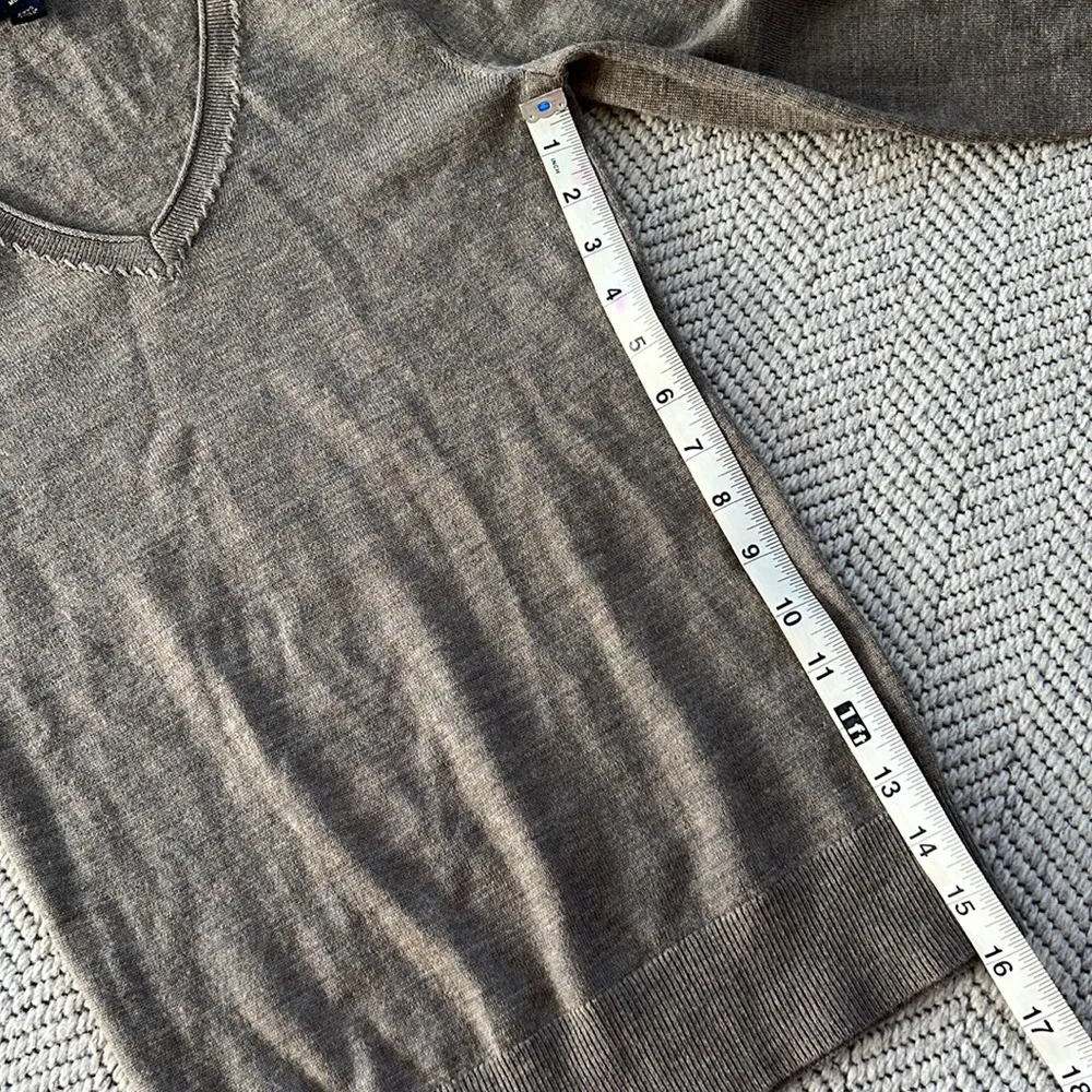 Banana Republic Merino wool sweater - Image 4