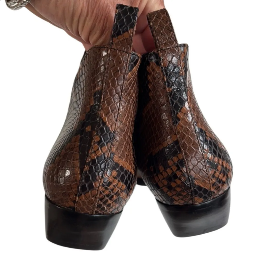 EUC Marc Fisher Leather Ankle Boots Snakeskin
Size 6 - Image 5