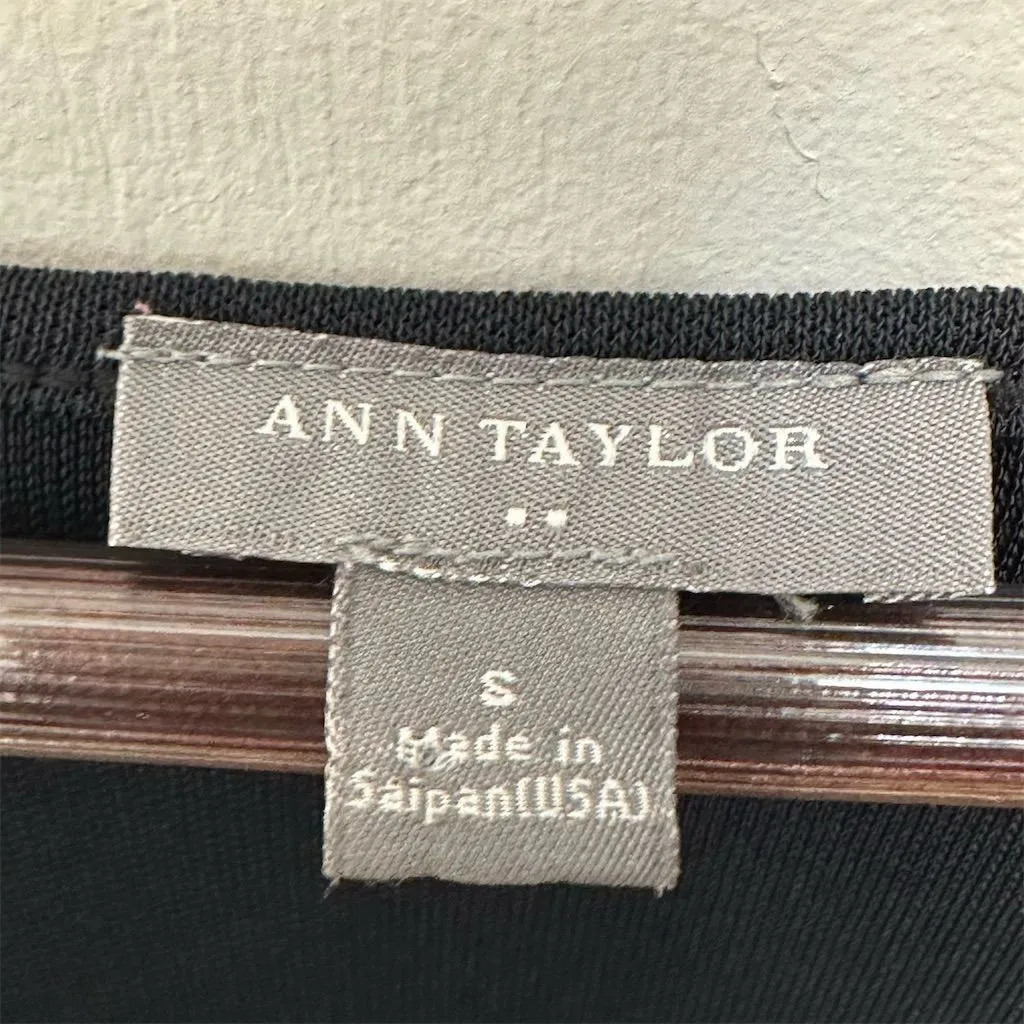 Ann Taylor Women's Black Scoop Neck Short Sleeve Top Size S Career Gothic‎ - Image 3